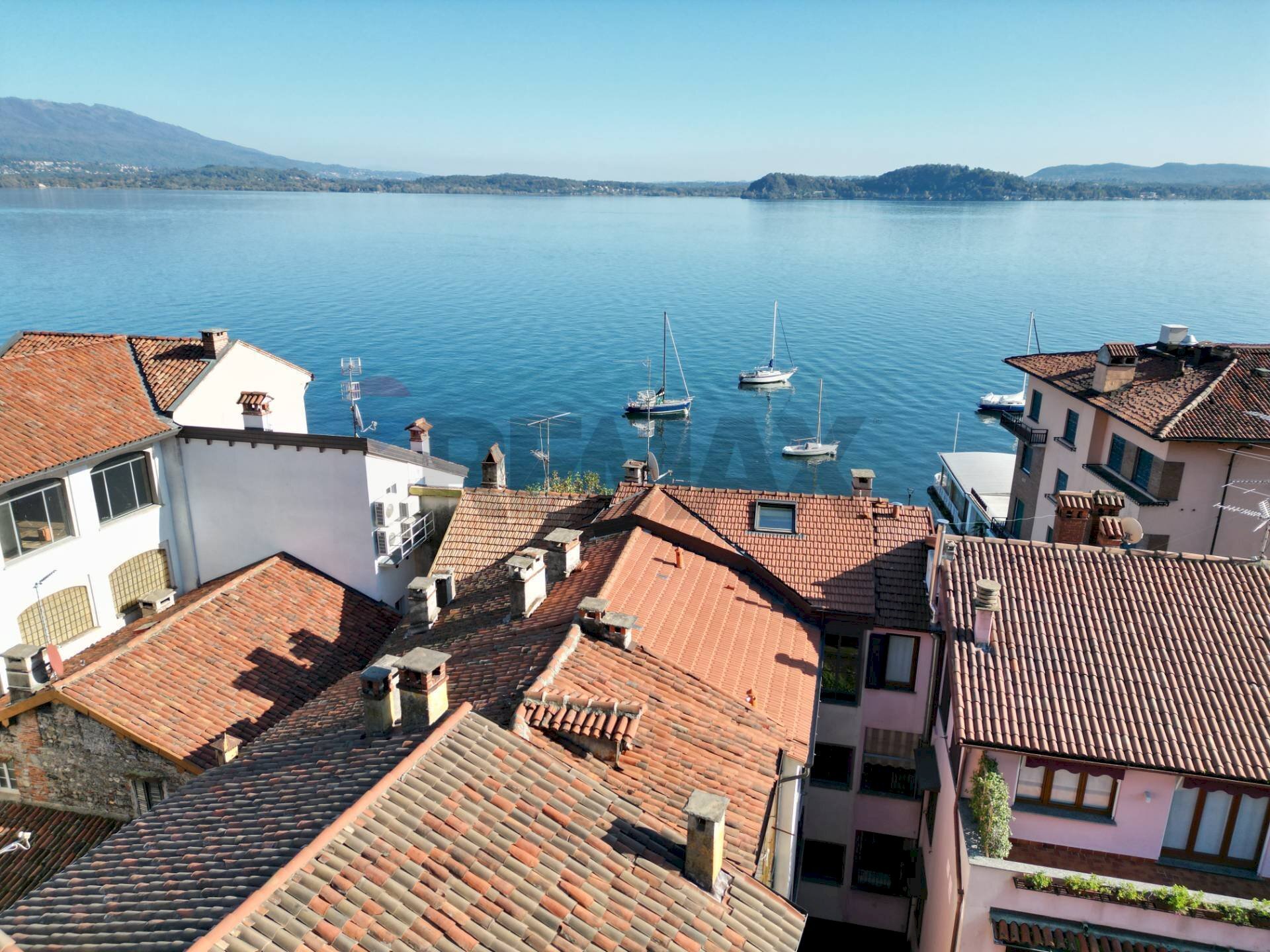 Vista dell\'acqua - Attico Via IV Novembre
 
10, Belgirate - foto 2