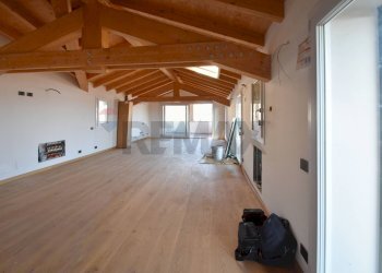 Stanza vuota - Attico Via IV Novembre
 
10, Belgirate - foto 8