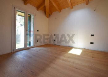 Stanza vuota - Attico Via IV Novembre
 
10, Belgirate - foto 9