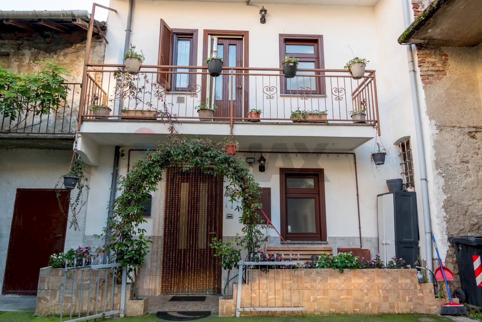 Casa all\'aperto - Casa semi indipendente Via Goffredo Mameli
 
15, Galliate - foto 1