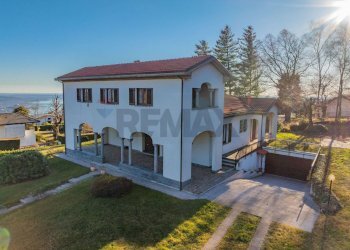 Casa all\'aperto - Villa strada dorsale di poggio radioso
 
8, Nebbiuno - foto 1
