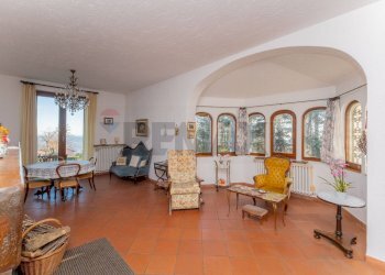 Sala da pranzo - Villa strada dorsale di poggio radioso
 
8, Nebbiuno - foto 28