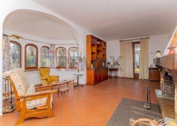 Soggiorno - Villa strada dorsale di poggio radioso
 
8, Nebbiuno - foto 29