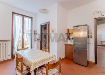 Sala da pranzo - Villa strada dorsale di poggio radioso
 
8, Nebbiuno - foto 32