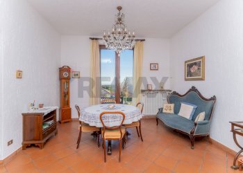 Sala da pranzo - Villa strada dorsale di poggio radioso
 
8, Nebbiuno - foto 34