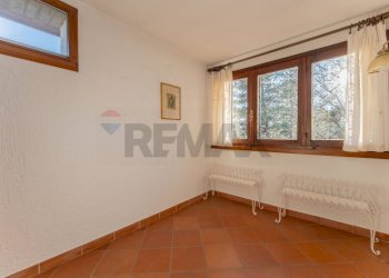 Stanza vuota - Villa strada dorsale di poggio radioso
 
8, Nebbiuno - foto 40