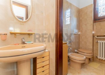 Bagno - Villa strada dorsale di poggio radioso
 
8, Nebbiuno - foto 57