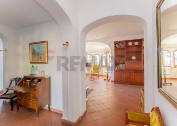 Hall / corridoio - Villa strada dorsale di poggio radioso
 
8, Nebbiuno - foto 62