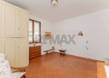 Stanza vuota - Villa strada dorsale di poggio radioso
 
8, Nebbiuno - foto 63