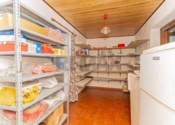 Dispensa di stoccaggio - Villa strada dorsale di poggio radioso
 
8, Nebbiuno - foto 70