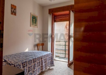 Camera / camera da letto - Rustico via Angelo Sappa Marietti
 
6, Miasino - foto 9