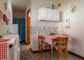 Sala da pranzo - Rustico via Angelo Sappa Marietti
 
6, Miasino - foto 11