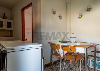 Sala da pranzo - Rustico via Angelo Sappa Marietti
 
6, Miasino - foto 16