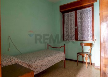 Camera / camera da letto - Rustico via Angelo Sappa Marietti
 
6, Miasino - foto 17