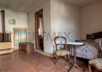 Camera / camera da letto - Rustico via Angelo Sappa Marietti
 
6, Miasino - foto 23