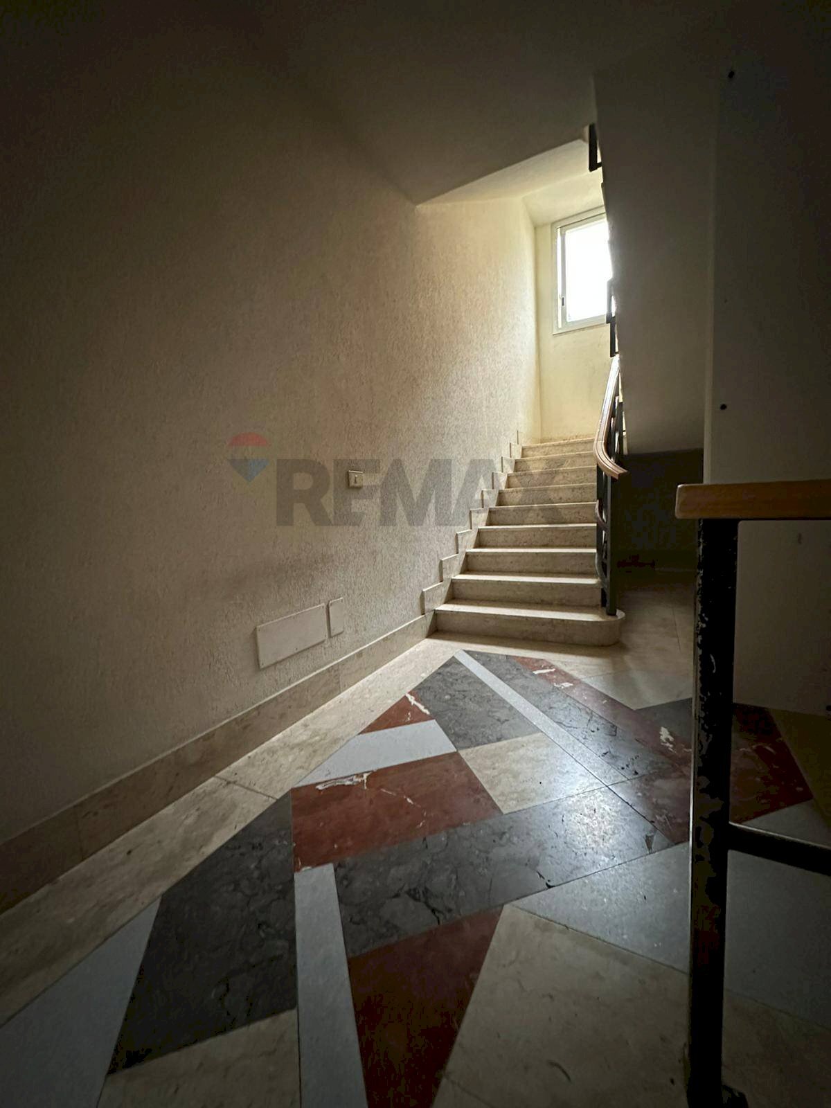 Scale - Trilocale VIA VIRGILIO
 
37, Trapani - foto 3