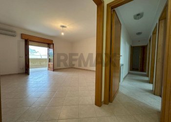 Hall / corridoio - Trilocale VIA VIRGILIO
 
37, Trapani - foto 6