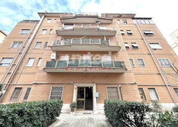 Foto 3 - Three-room apartment via della tolda
 
33, Roma - photo 3