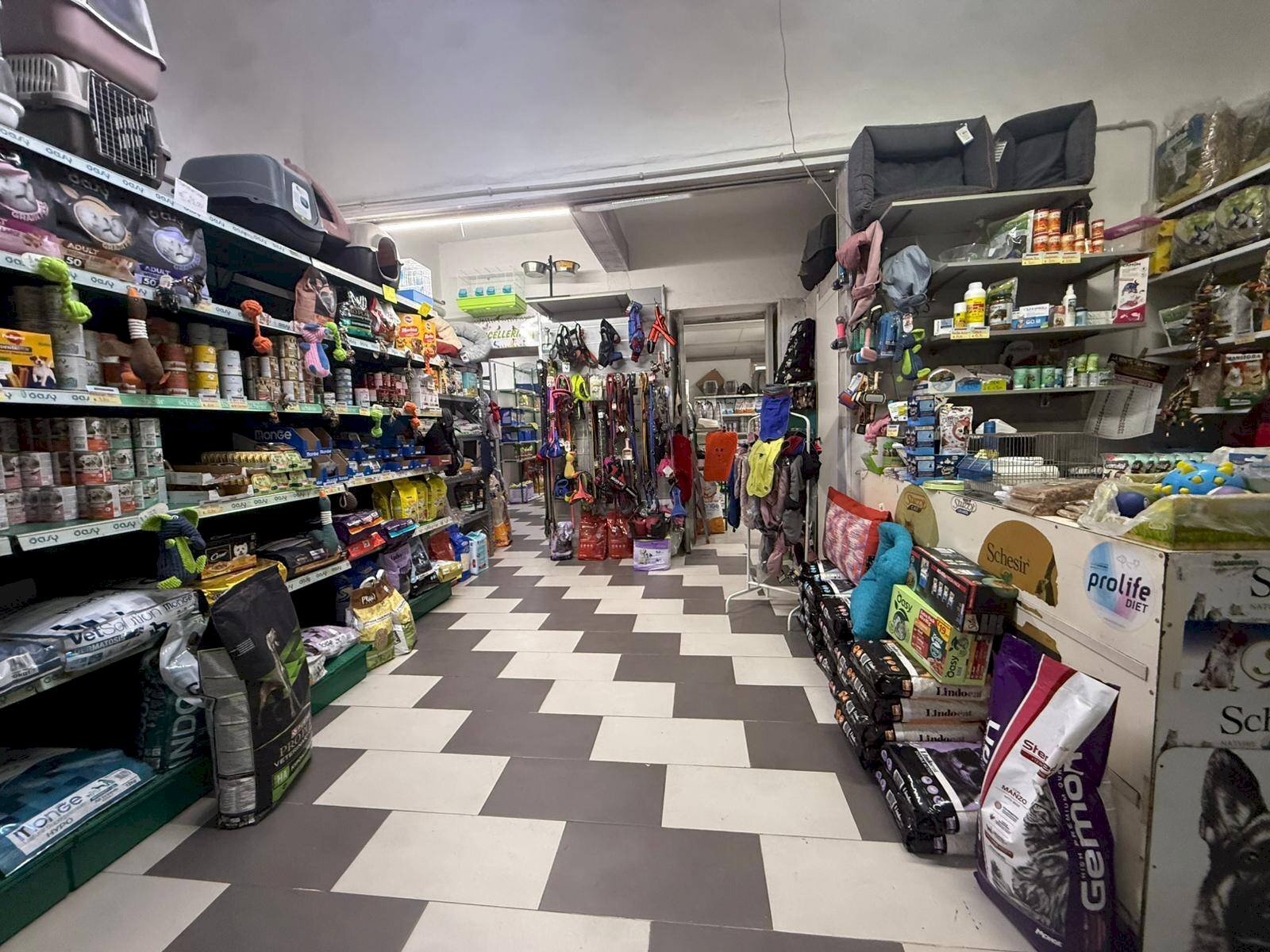 Dispensa di stoccaggio - Commercial Premises Corso Calatafimi
 
235, Palermo - photo 3