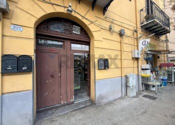 Edificio all\'aperto - Locale Commerciale Corso Calatafimi
235, Palermo - foto 2