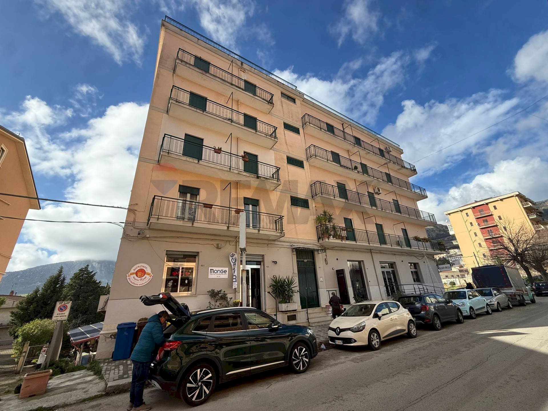 Edificio all\'aperto - Appartamento via giorgio kastriota
 
161, Piana degli Albanesi - foto 1