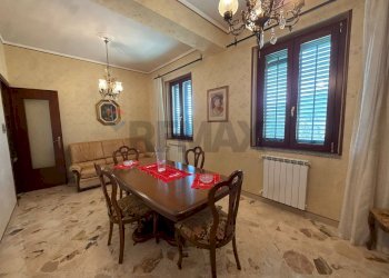 Sala da pranzo - Appartamento via giorgio kastriota
 
161, Piana degli Albanesi - foto 4
