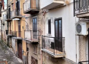 Edificio all\'aperto - Appartamento VIA FONTE VECCHIA
 
31, Mezzojuso - foto 9