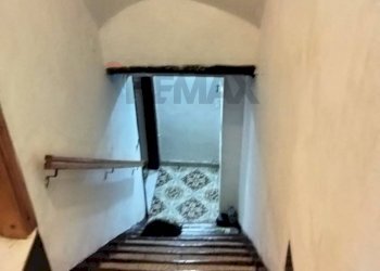 Scale - Appartamento VIA FONTE VECCHIA
 
31, Mezzojuso - foto 16