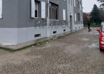 Edificio all\'aperto - Bilocale Giuliano Marconi
 
59, Cadelbosco di Sopra - foto 2