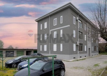 Edificio all\'aperto - Two-room apartment Giuliano Marconi
 
59, Cadelbosco di Sopra - photo 7