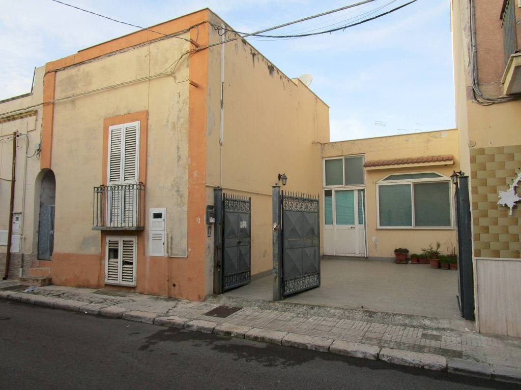 Facciata - Independent house Statte - photo 1