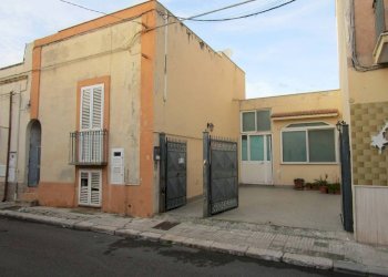 Facciata - Casa indipendente Statte - foto 21