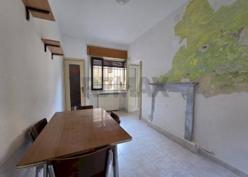 Sala da pranzo - Bilocale Vicolo degli Orti
 
7, Varallo Pombia - foto 4