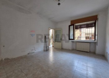 Stanza vuota - Bilocale Vicolo degli Orti
 
7, Varallo Pombia - foto 13