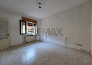 Stanza vuota - Bilocale Vicolo degli Orti
 
7, Varallo Pombia - foto 14