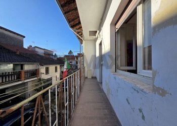 Balcone - Trilocale Vicolo degli Orti
 
7, Varallo Pombia - foto 18