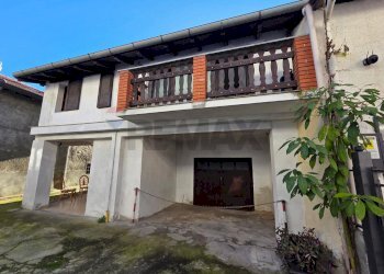 Casa all\'aperto - Casa semi indipendente Vicolo degli Orti
 
7, Varallo Pombia - foto 1