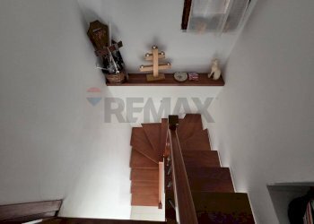 Scale - Casa semi indipendente Vicolo degli Orti
 
7, Varallo Pombia - foto 22