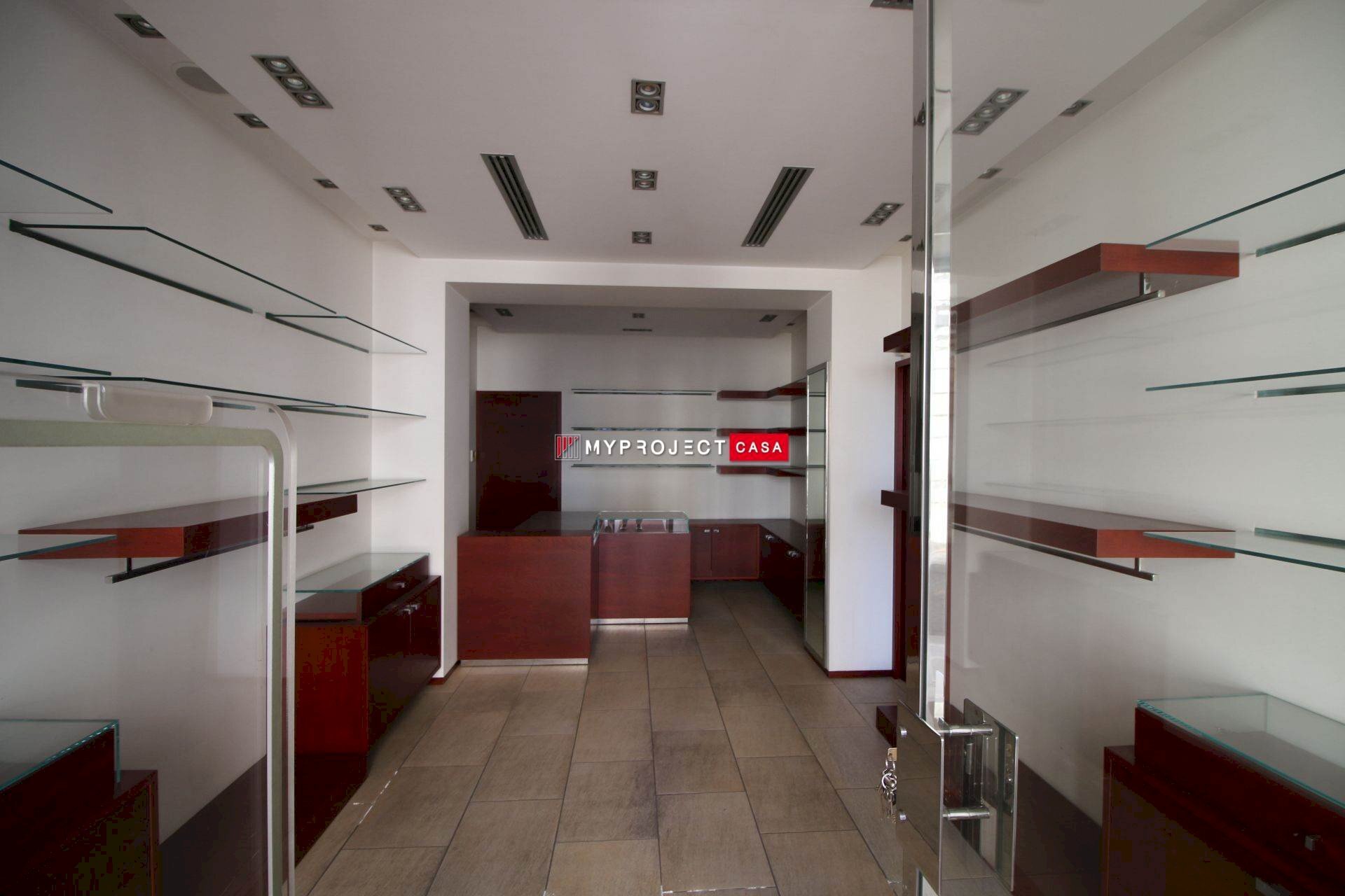 Shop Corso Messapia, Martina Franca - photo 3