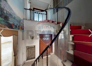 Scale - Villa Bifamiliare Corso della Repubblica
 
50-56, Frosinone - foto 1