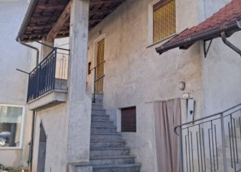 Facciata - Bilocale via Golonera, 29, Roccasparvera - foto 2