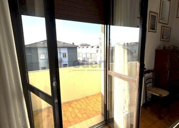 camera da letto - Quadrilocale STRADA DI SALICETO PANARO 211, Modena - foto 9