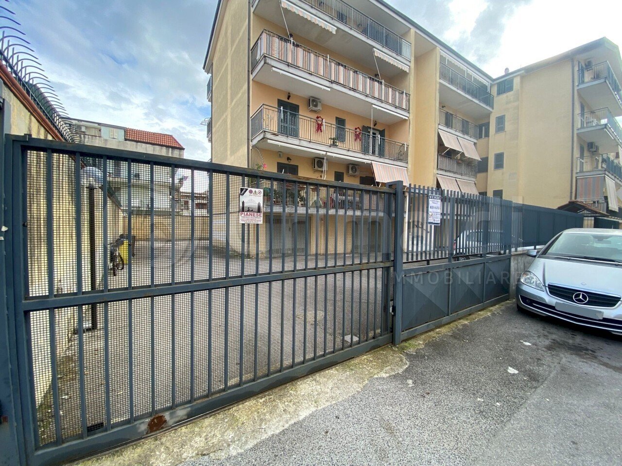 1.JPG - Box Giugliano in Campania - foto 1