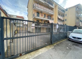 1.JPG - Box Giugliano in Campania - foto 1