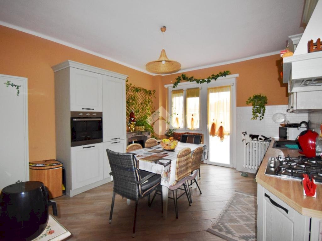 Four-room apartment Via cascinette, Ivrea - photo 1