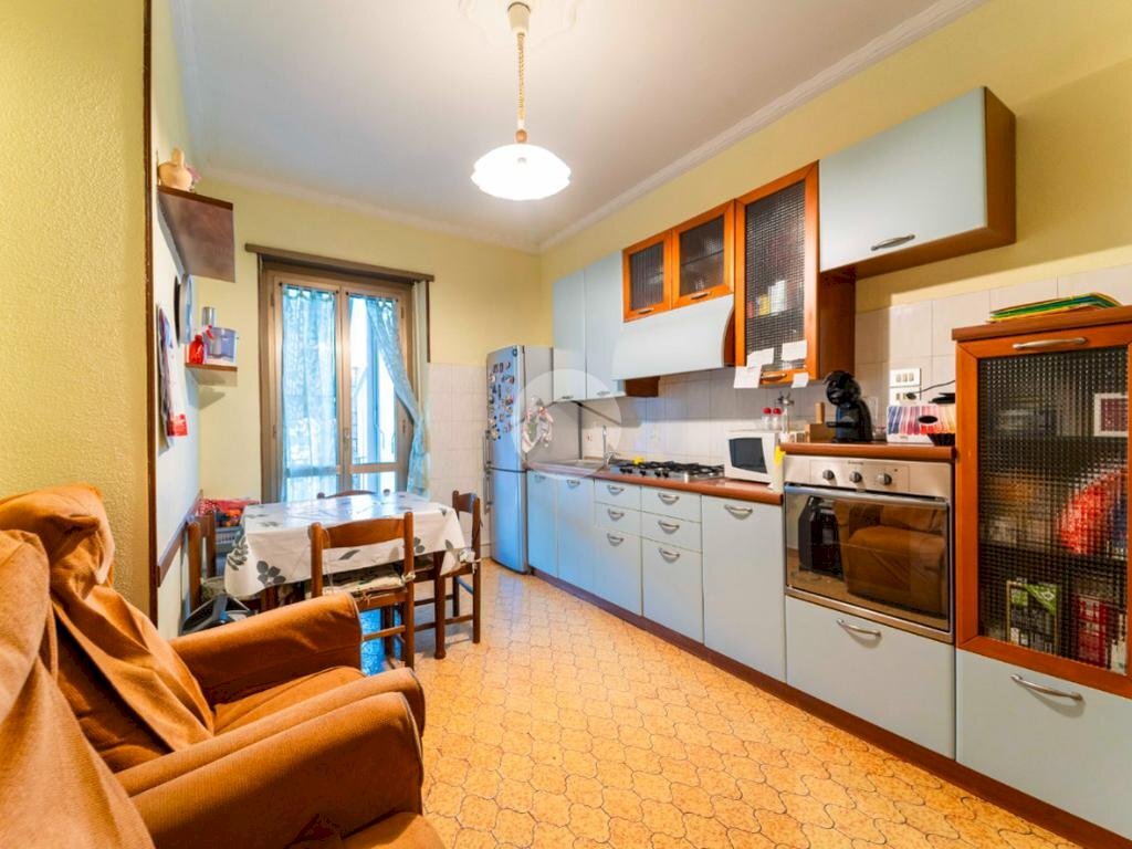 Three-room apartment Via baracca, Torino (neighborhood Borgo Vittoria) - photo 2