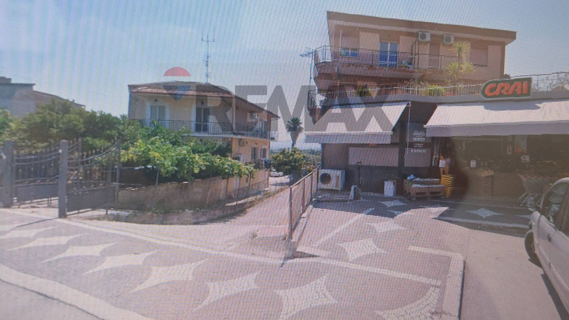 Edificio all\'aperto - Appartamento VIA FRANCESCO BARACCA
1527, Santi Cosma e Damiano - foto 2