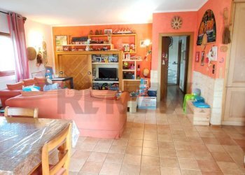 Sala da pranzo - Casa indipendente Bellinzago Novarese - foto 15