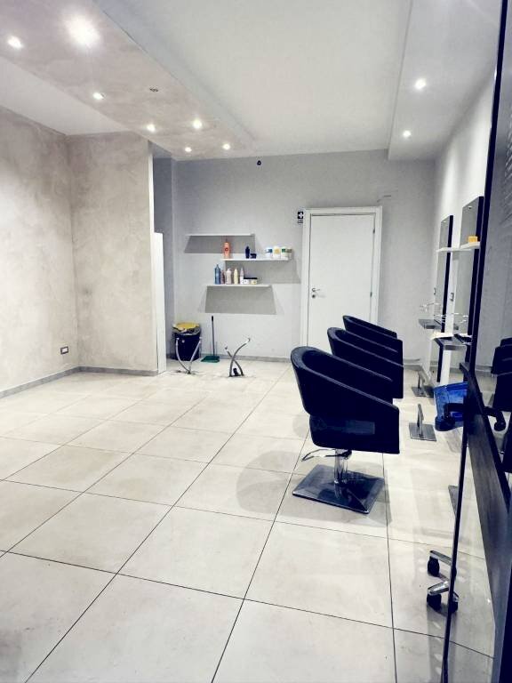 Interno non residenziale - Parrucchieri Uomo - Donna via Boves, Carpi - foto 1