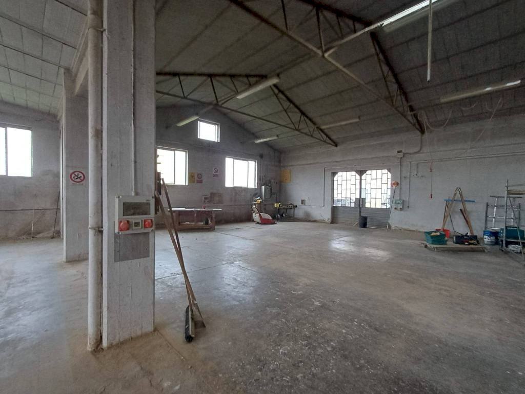 Magazzino - Capannone via Murazzuoli, Soliera - foto 1